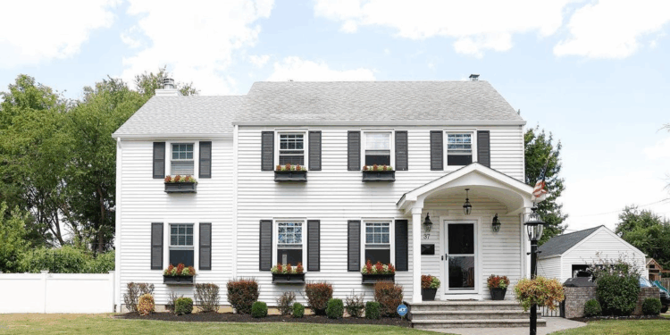 Exploring the Beauty of White Siding for Your Exterior